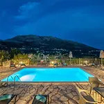 Regina -hidden Eden With Treehouse & Heated Pool