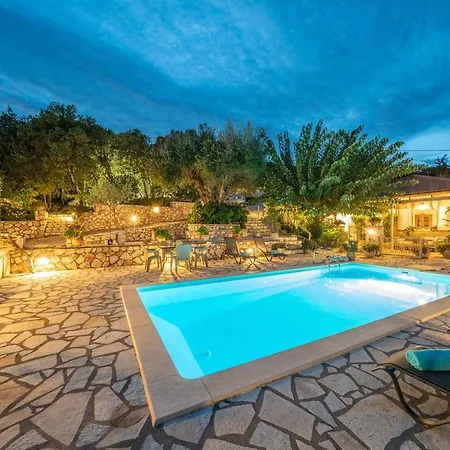 Villa Hidden Eden With Treehouse&heated Pool Agia Efimia
