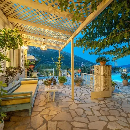Hidden Eden With Treehouse&heated Pool *