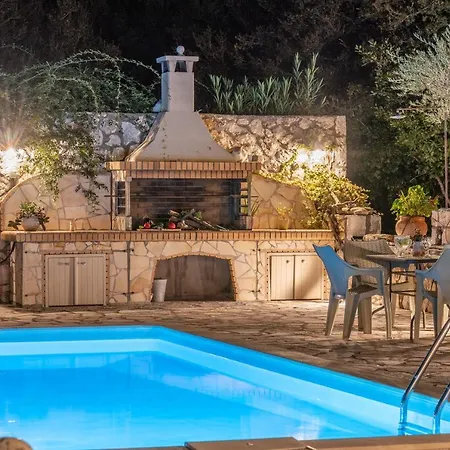 Villa Villa Regina -Hidden Eden With Treehouse & Heated Pool Agia Efimia