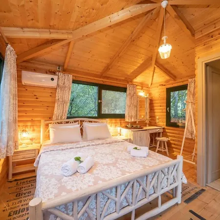 Villa Regina -Hidden Eden With Treehouse & Heated Pool * Agia Efimia