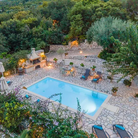 Villa Villa Regina -Hidden Eden With Treehouse & Heated Pool Agia Efimia
