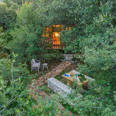 Villa Regina -Hidden Eden With Treehouse & Heated Pool Villa *