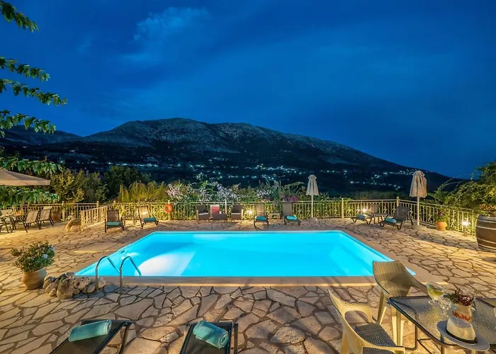 Regina -hidden Eden With Treehouse & Heated Pool