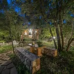Regina -hidden Eden With Treehouse & Heated Pool * Ajía Effimía