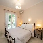 Regina -hidden Eden With Treehouse & Heated Pool * Ajía Effimía