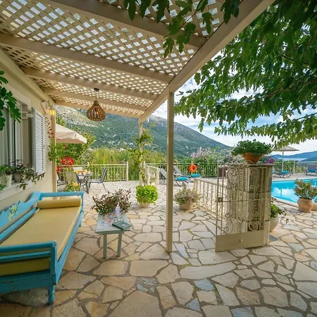 Regina -hidden Eden With Treehouse & Heated Pool Vila *